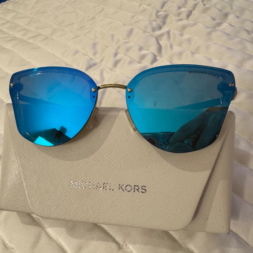 Michael kors Sanibel Sunglasses MK2068 - Picture 2 of 4